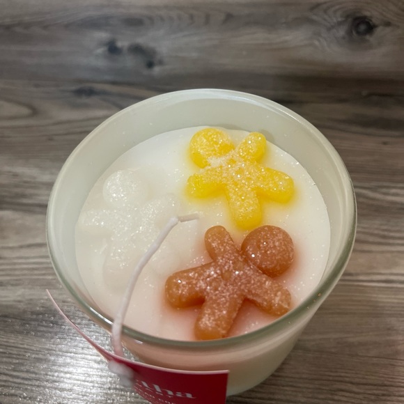 🎄Martha Stewart Gingerbread Cookie Scented Candle 7.81oz/221g - Picture 2 of 3